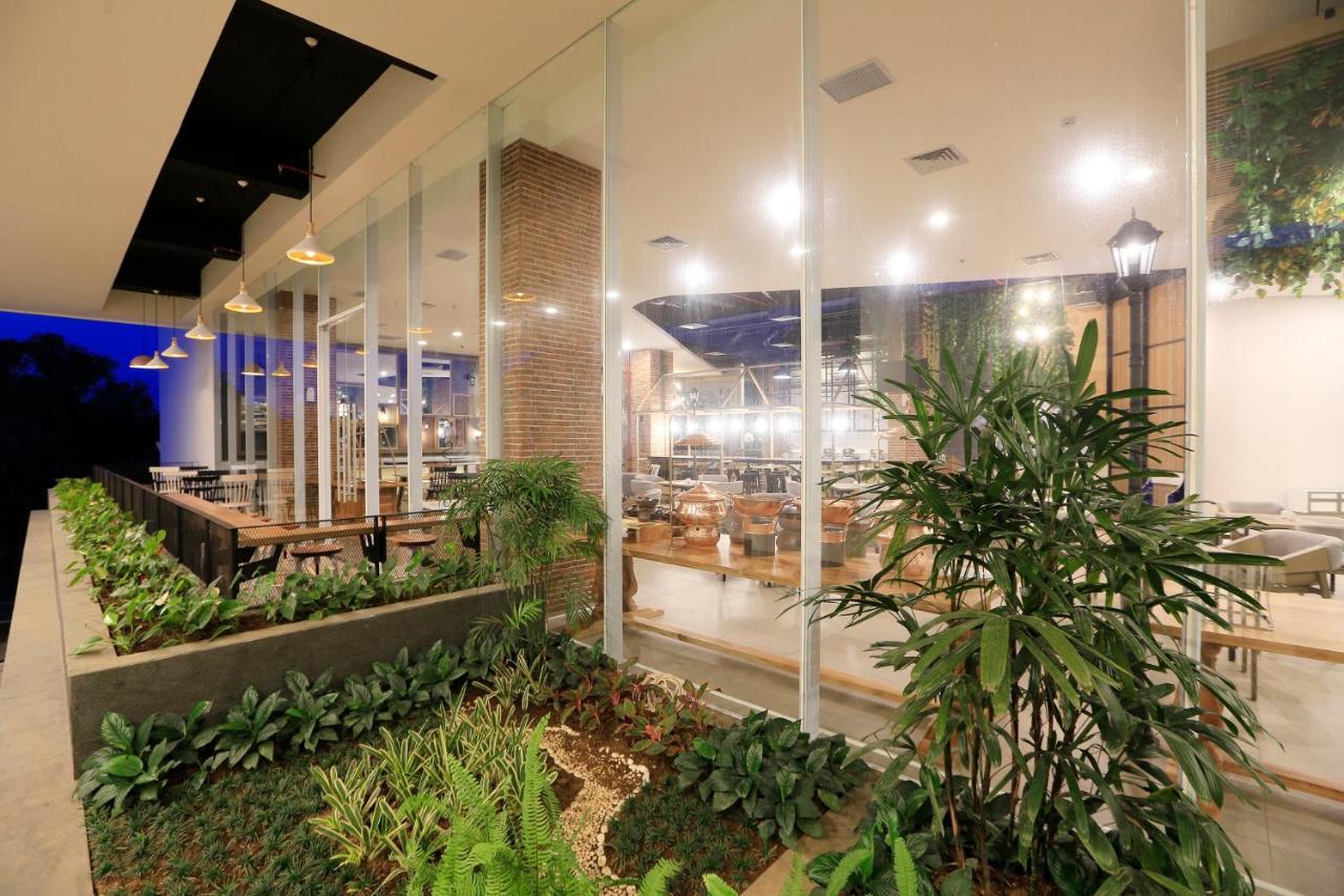 Luminor Hotel Purwokerto By Wh Dış mekan fotoğraf